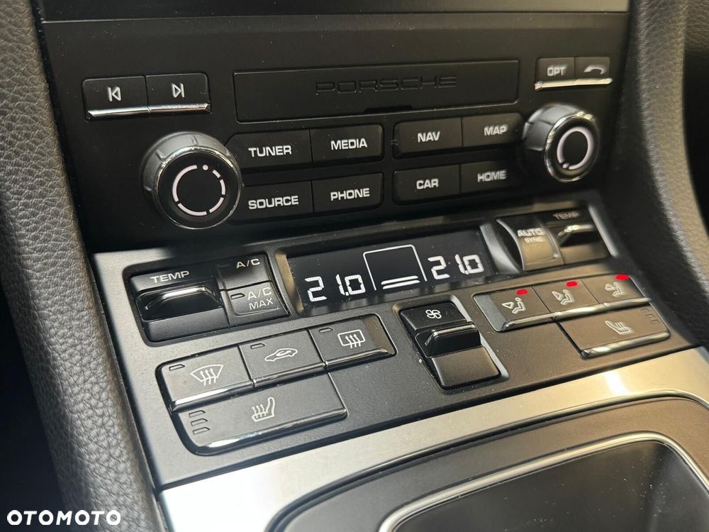 Porsche 718 Cayman - 17