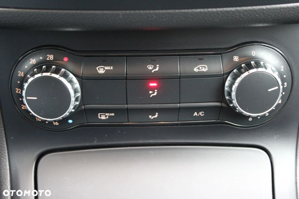 Mercedes-Benz Klasa B 180 CDI (BlueEFFICIENCY) 7G-DCT - 22