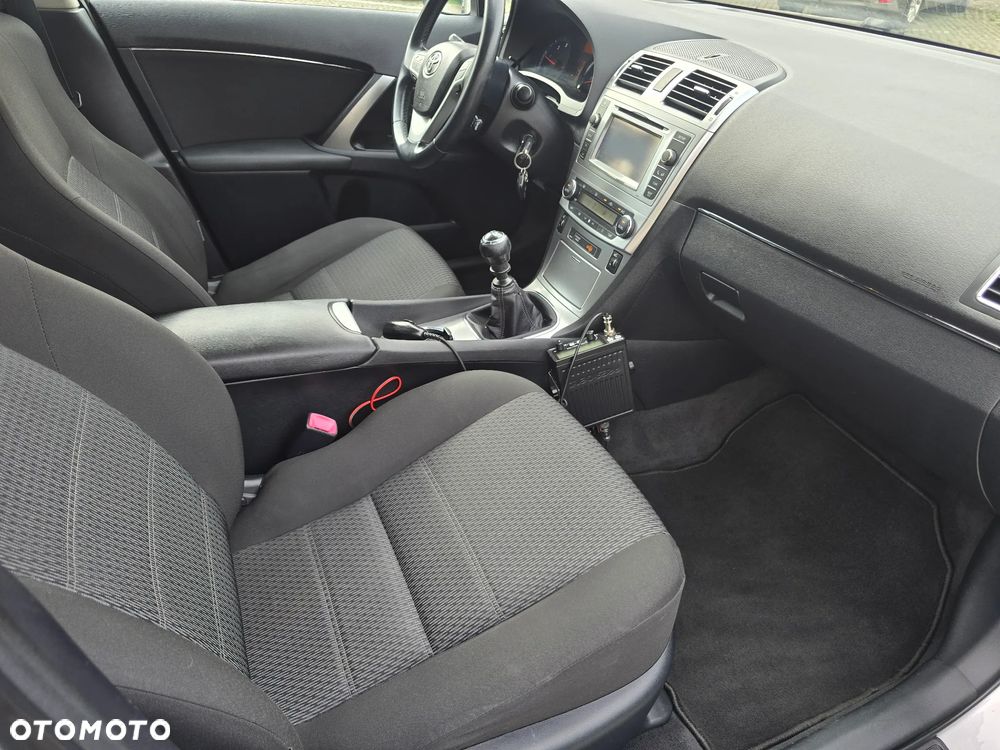Toyota Avensis 2.0 D-4D Sol+NAVI - 24
