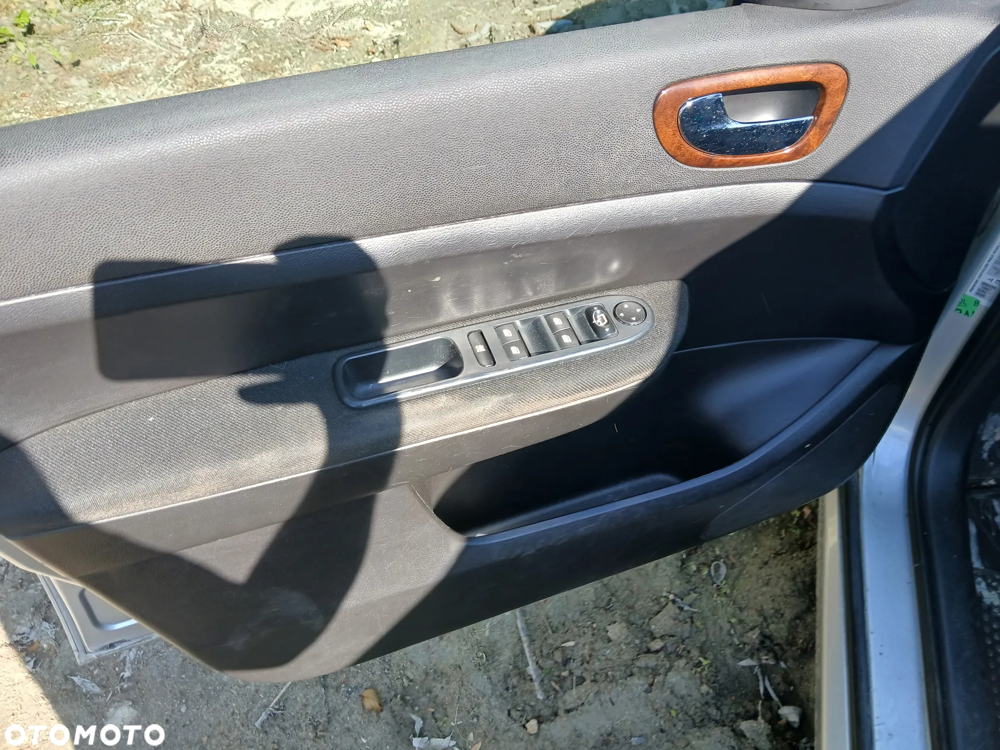 peugeot 307 SW 7osobowy fotel fotele kanapa deska kokpit podsufitka boczek boczki klamka - 3