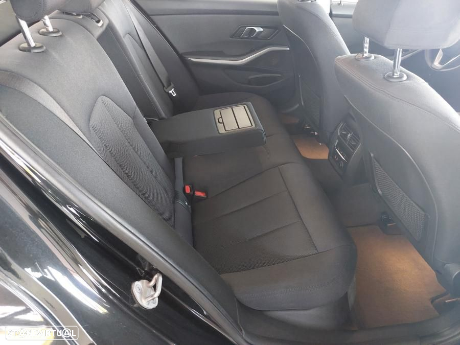 BMW 330 e Auto - 48