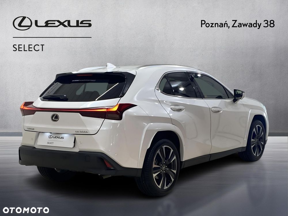Lexus UX - 5
