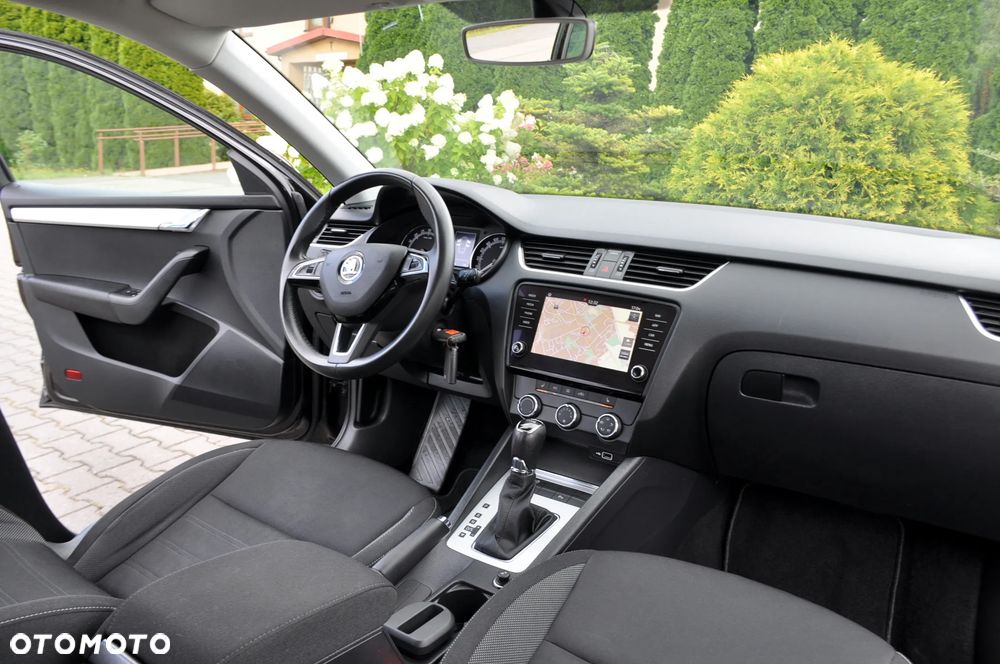 Skoda Octavia 2.0 TDI Elegance DSG - 24
