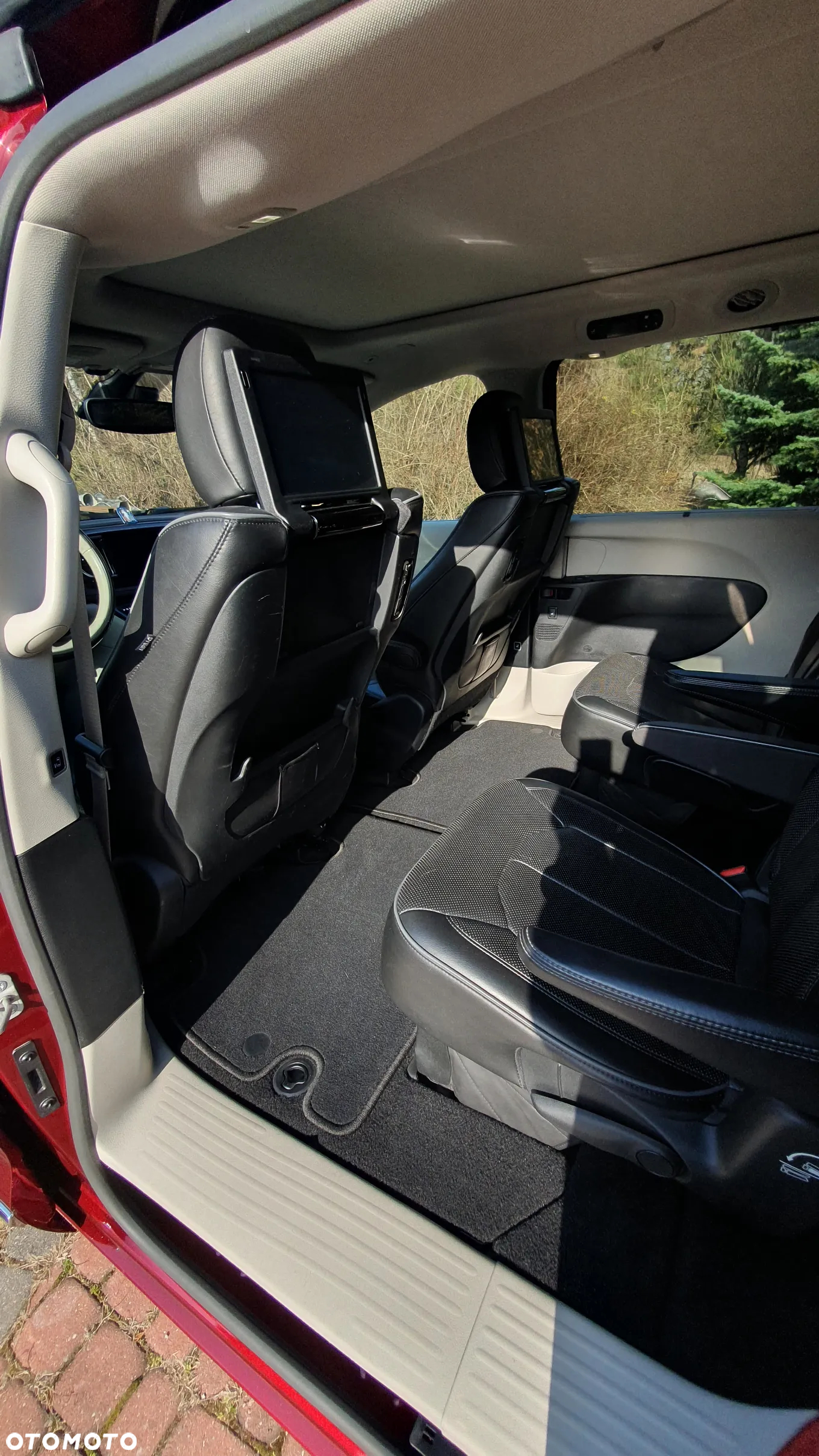 Chrysler Pacifica - 18