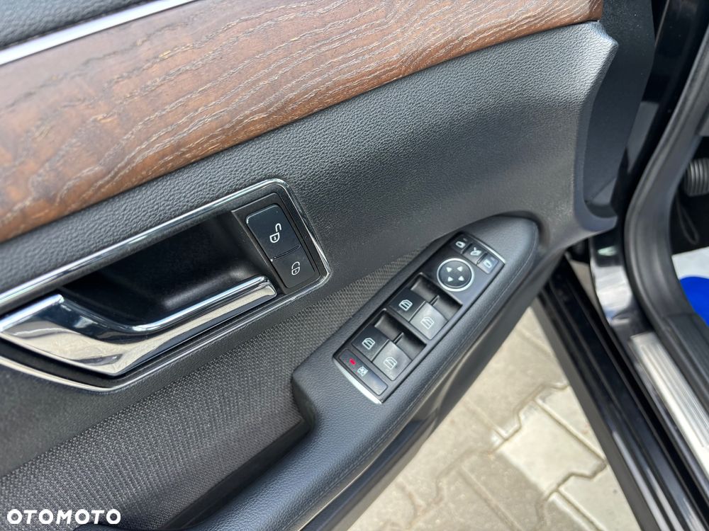 Mercedes-Benz Klasa E 220 CDI 7G-TRONIC Avantgarde - 13