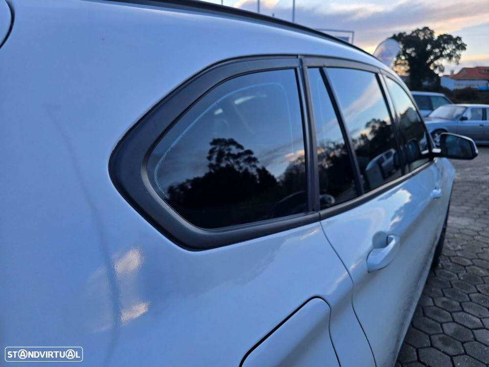 BMW X1 16 d sDrive Auto Line Sport - 9