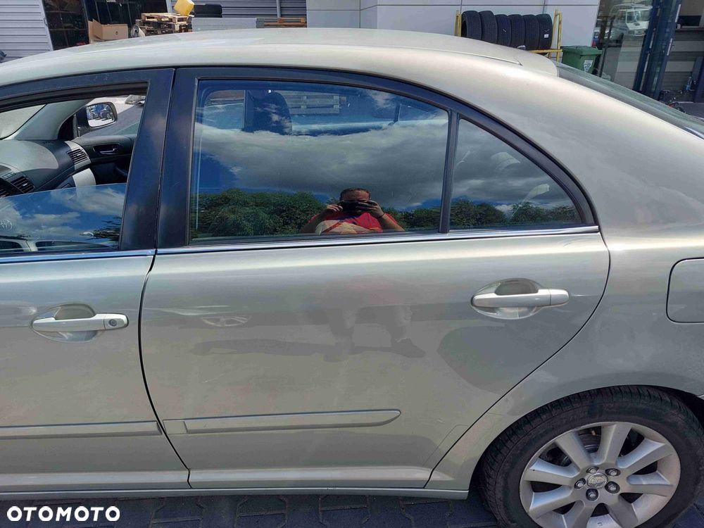 DRZWI KOMPLETNE LEWY TYŁ AVENSIS T25 HB 5D 6T1 - 2