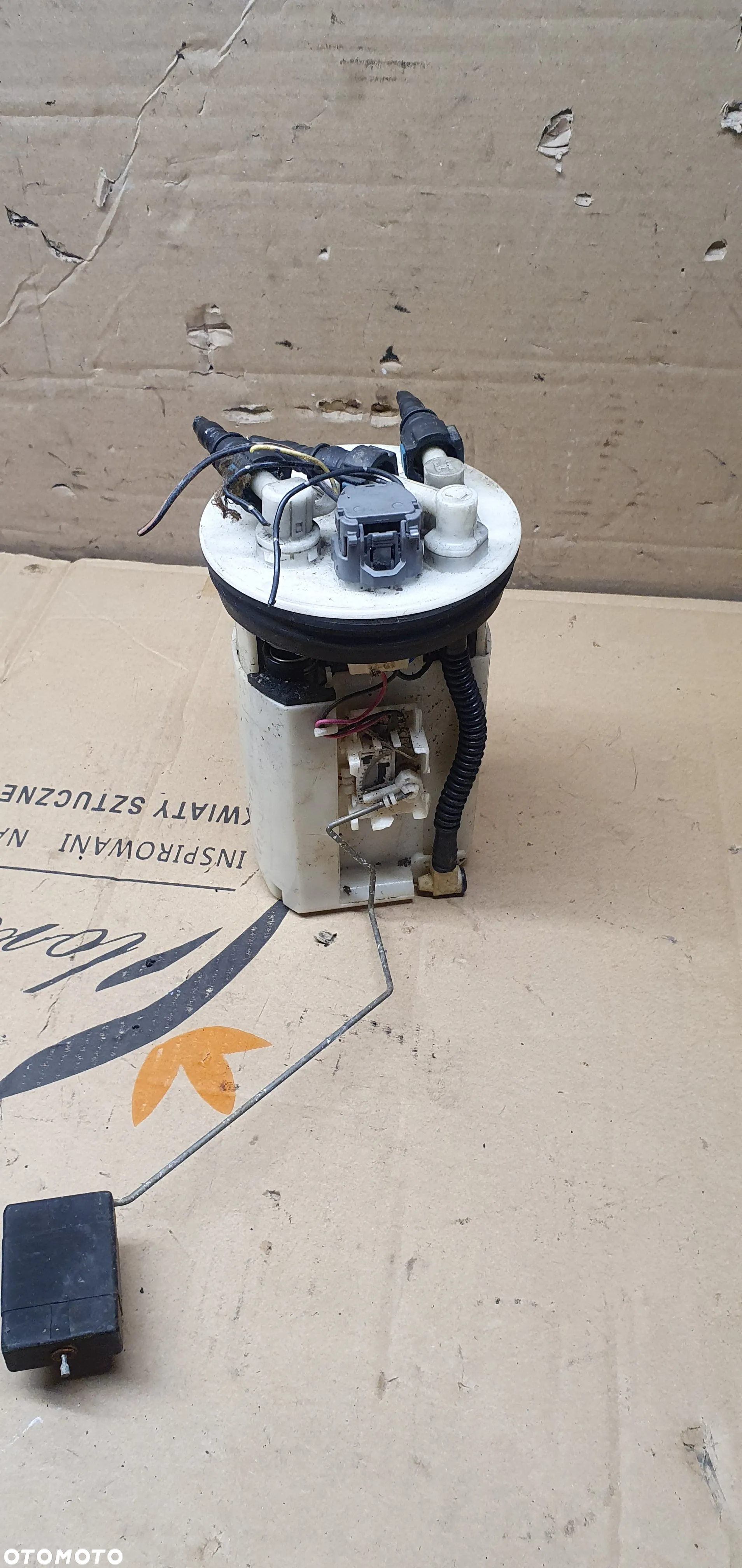 Pompka paliwa pływak pompa Mitshubisi Carisma 1.8 GDI 101961-5702 MR373874 - 5