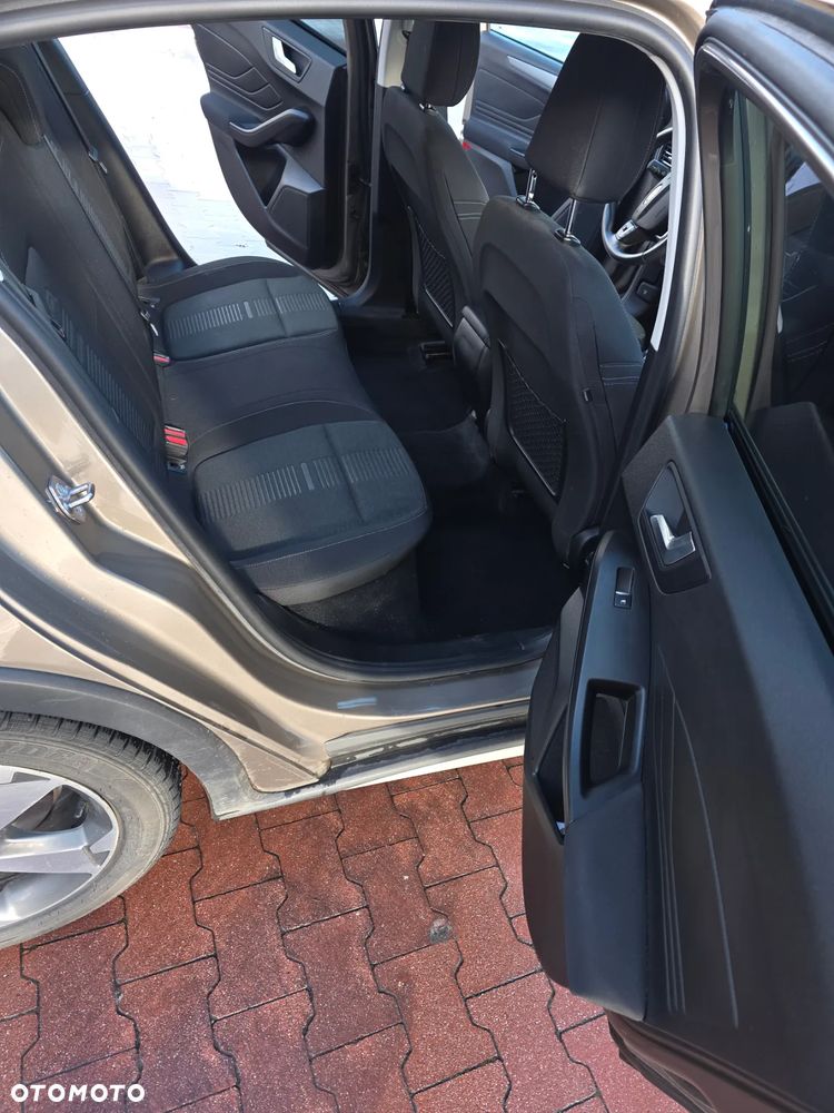 Ford Focus 1.0 EcoBoost Active - 9