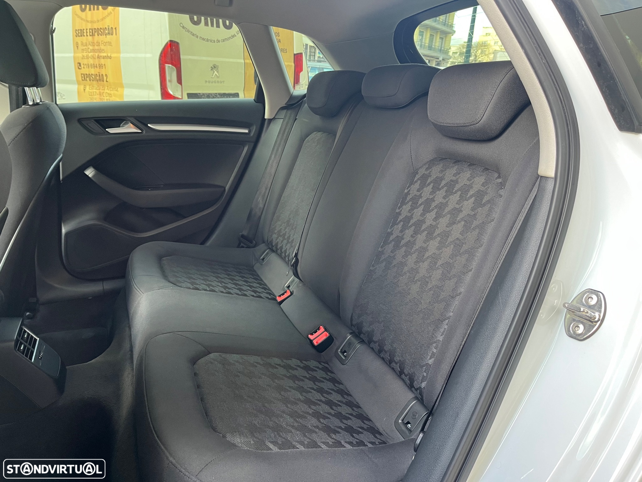 Audi A3 Sportback 1.6 TDI Attraction Ultra - 9