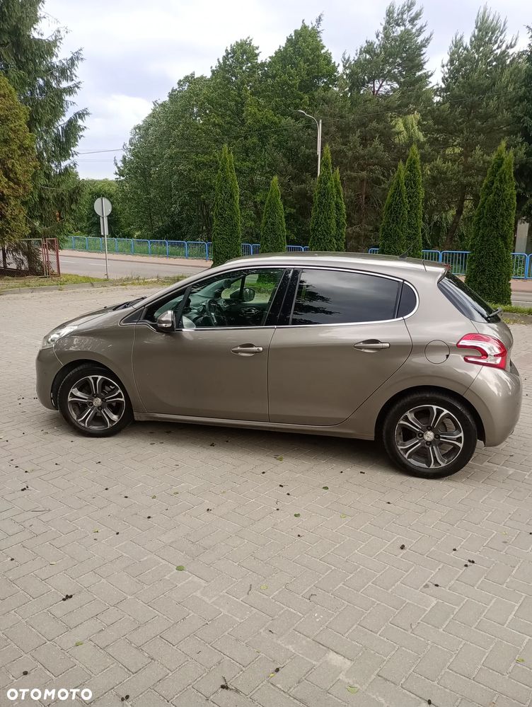 Peugeot 208 1.2 VTi Allure - 10