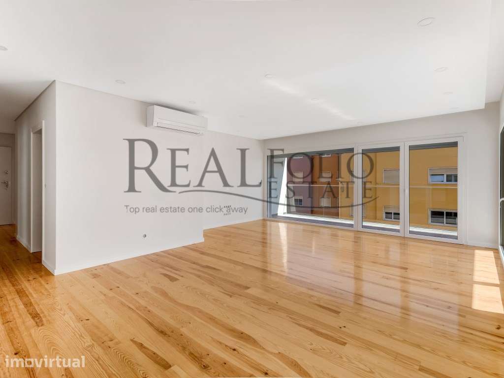 Apartamento T4 com Varanda junto à praia com vista Mar - Grande imagem: 4/40