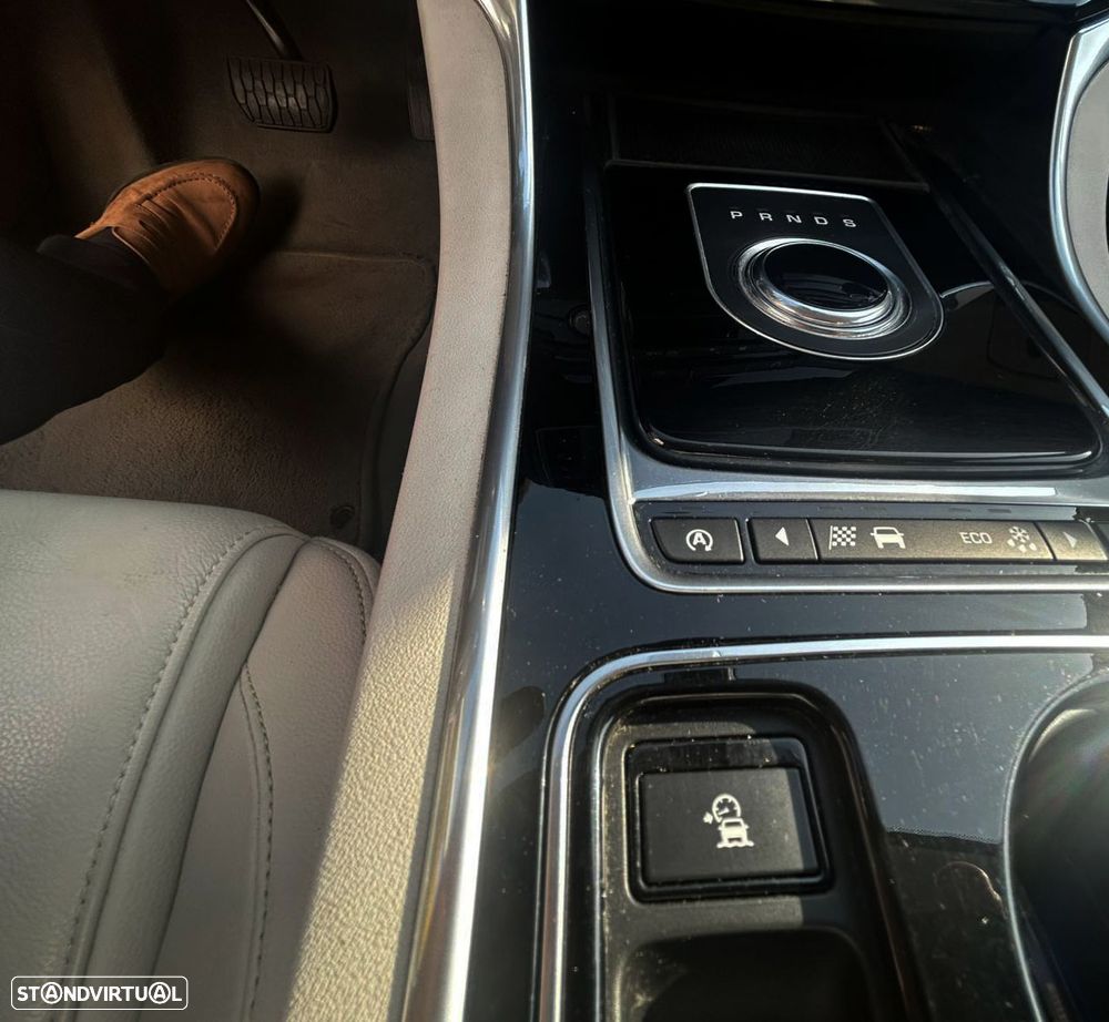 Jaguar XE 20d Aut. Prestige - 34