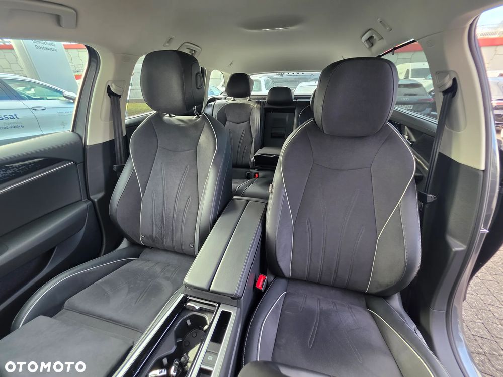 Volkswagen Passat - 16
