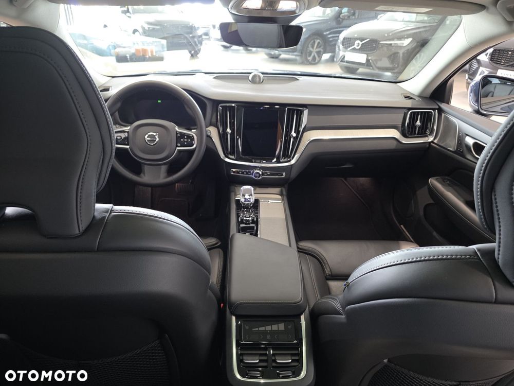 Volvo V60 Cross Country - 17