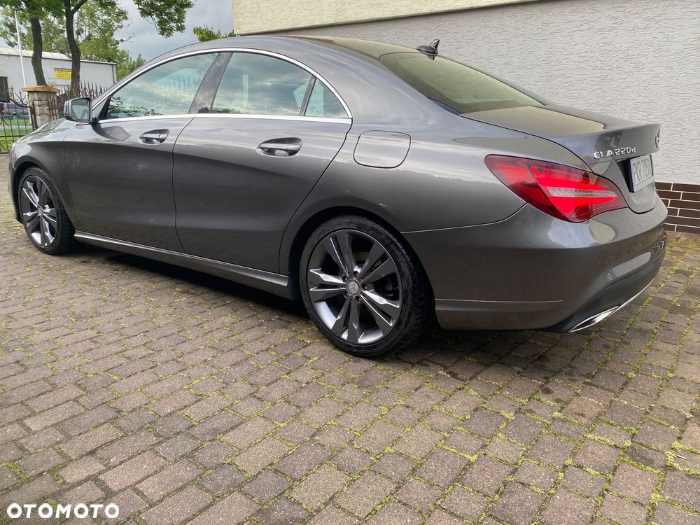 Mercedes-Benz CLA 220 (CDI) d 4Matic 7G-DCT Urban - 11
