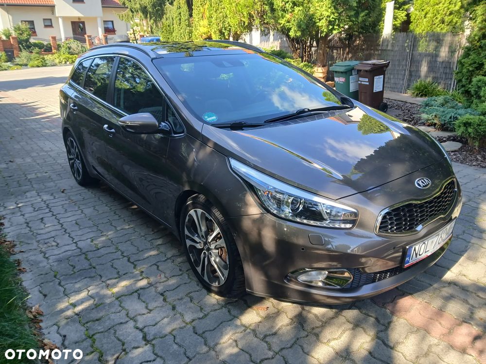 Kia Ceed 1.6 GDI DCT Platinum Edition - 1