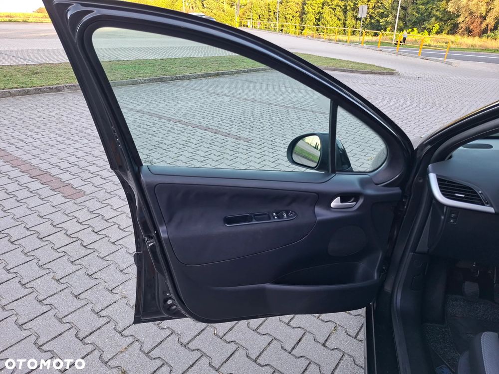 Peugeot 207 75 Filou - 9