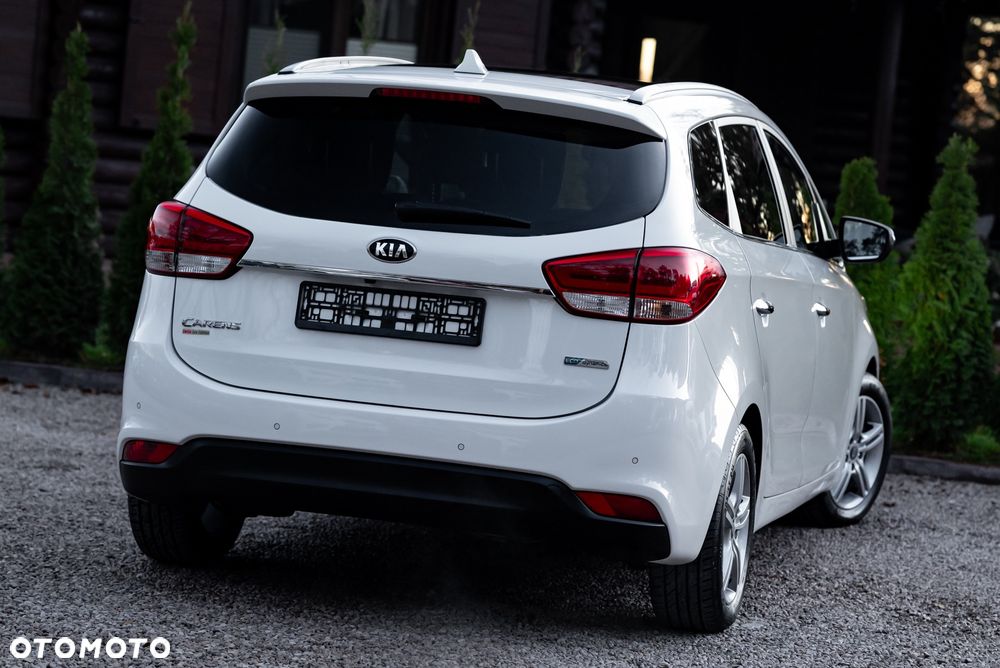 Kia Carens - 12