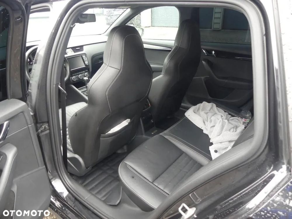 Skoda Octavia Combi 2.0 TSI DSG RS 230 - 10