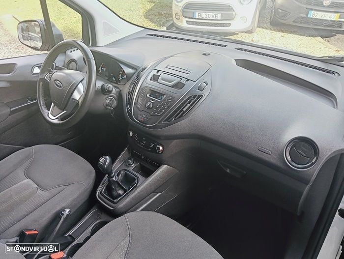 Ford Transit Courier - 27