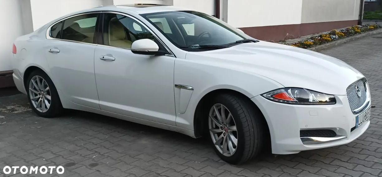 Jaguar XF 2.0 T Prestige - 2