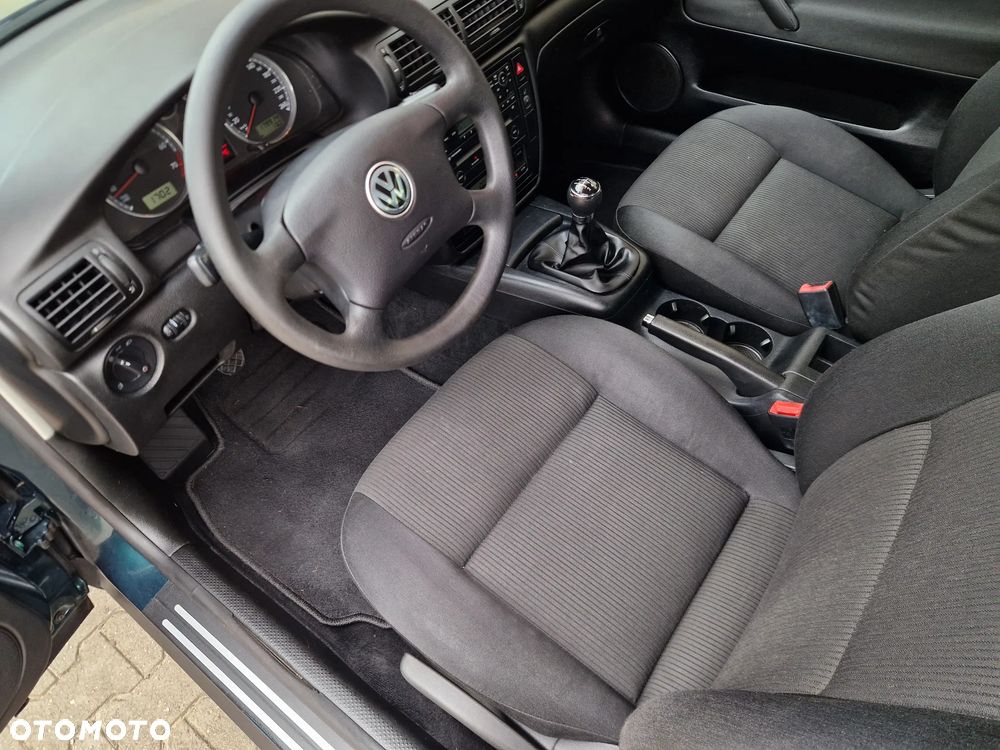 Volkswagen Passat - 36