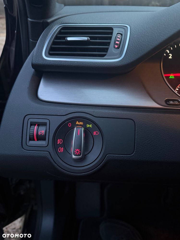 Volkswagen Passat 2.0 TDI DSG BlueMotion Technology Highline - 22