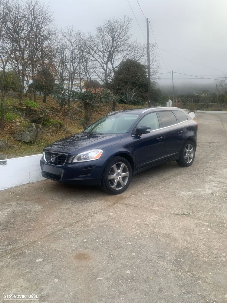 Volvo XC 60 D5 AWD Geartronic Momentum - 2