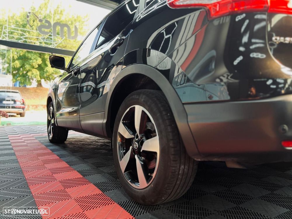 Nissan Qashqai 1.5 dCi N-Connecta 18 - 16