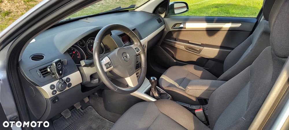 Opel Astra 1.6 Enjoy - 8