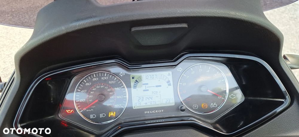 Peugeot Metropolis - 27