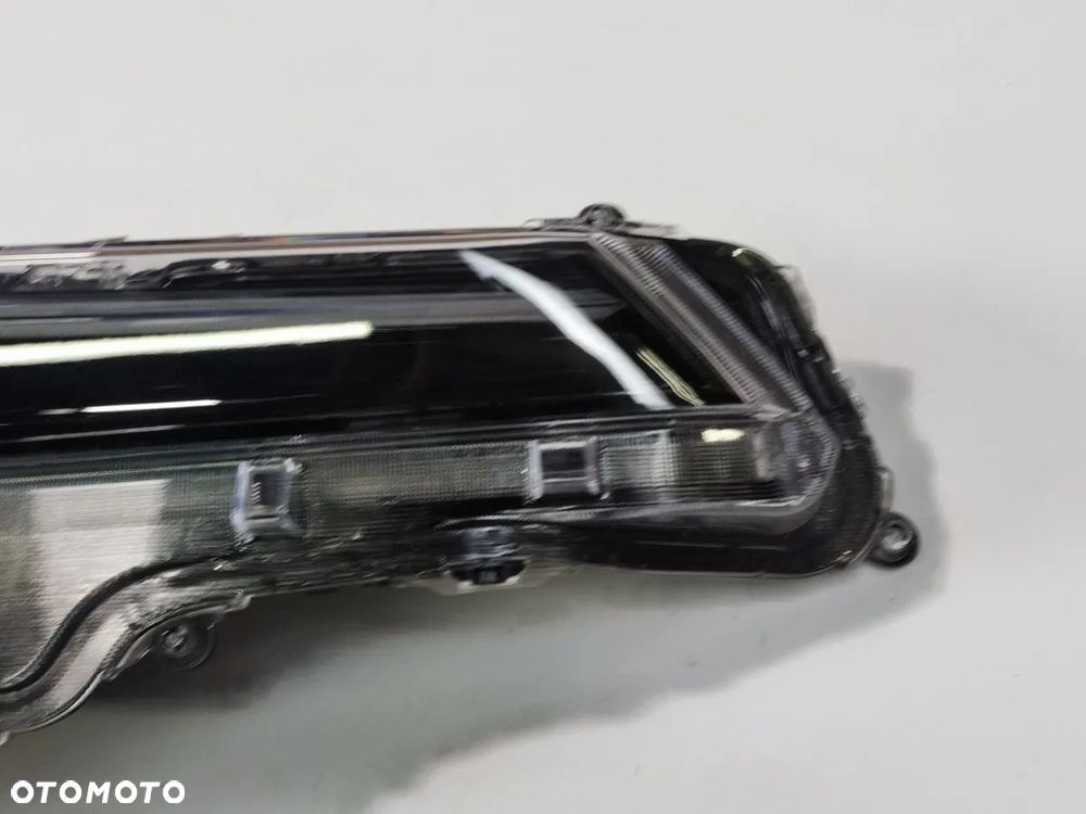 TOYOTA COROLLA E21 HB od 2022r Lampa Przód Prawy - 3