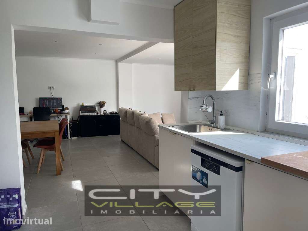 Moradia Com garagem - Grande imagem: 2/29