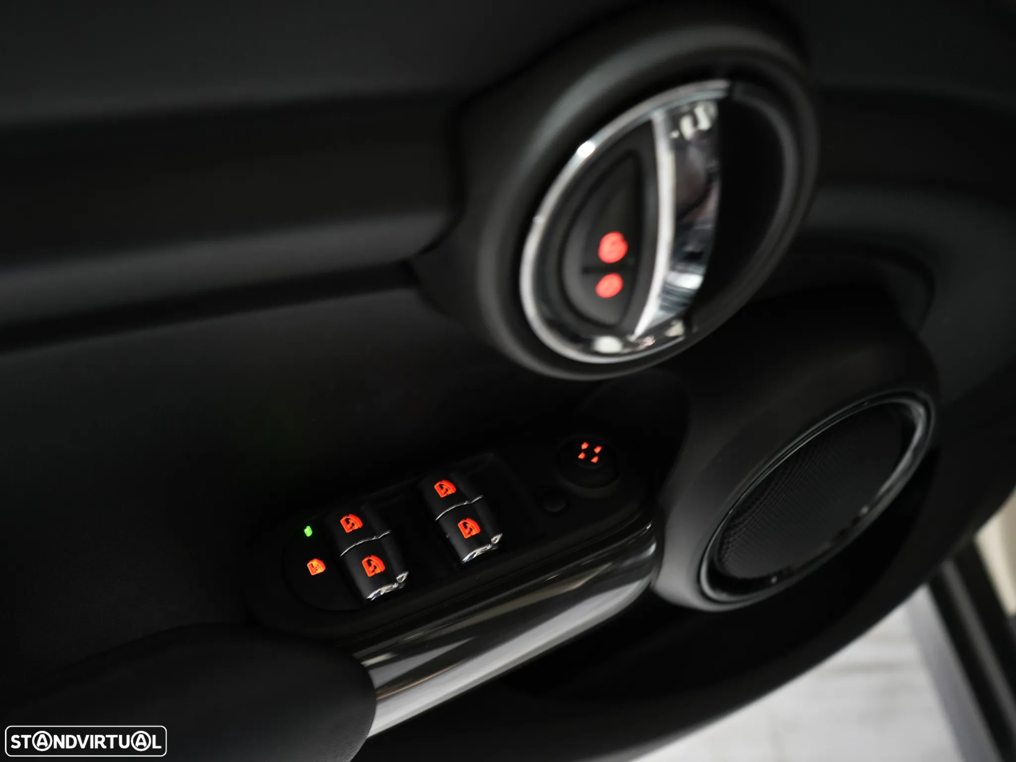 MINI 5 Portas Cooper D Auto - 21