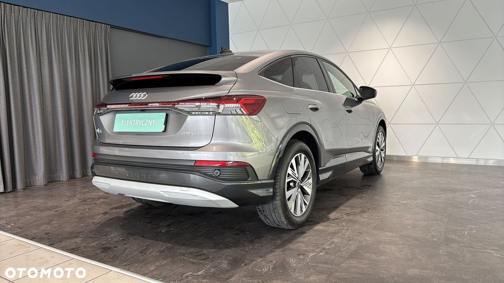 Audi Q4 e-tron - 6