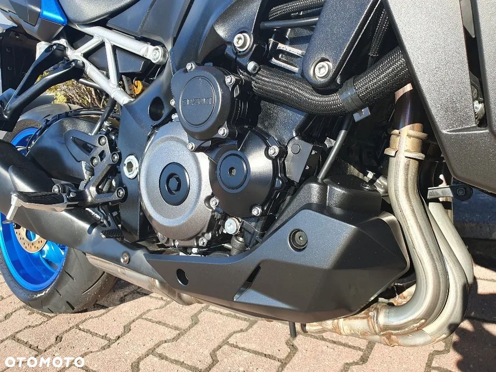 Suzuki GSX - 34