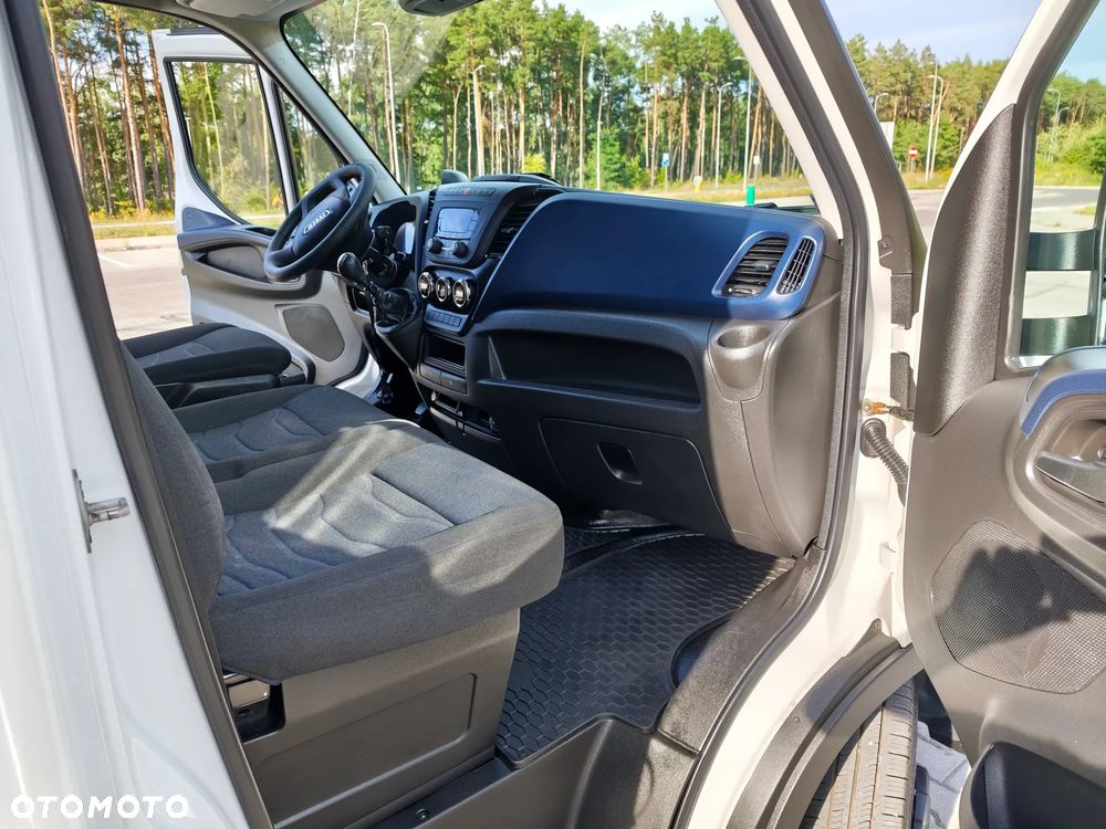 Iveco DAILY 50C15 BLIŹNIAK** Skrzynka-Plandeką+2x FIRANKA + PAKA dł.610cm/wys.255cm + rozstaw osi 4750cm** POLSKI SALON** 225 tyś KM** DMC do 3.5T kat.B** - 25