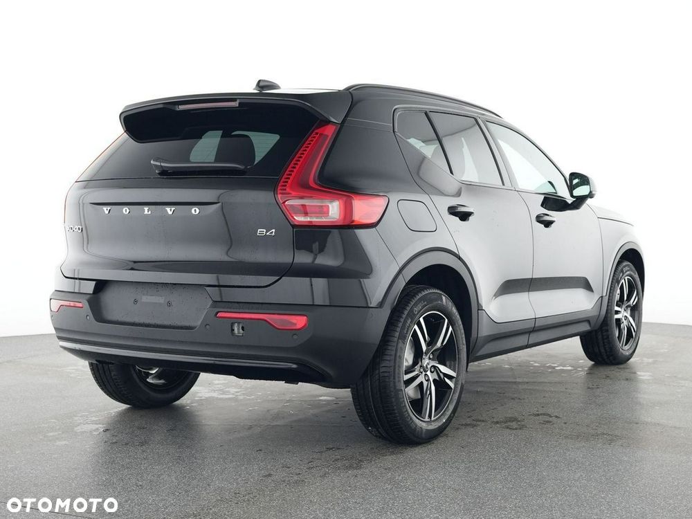 Volvo XC 40 B4 Plus Dark - 2