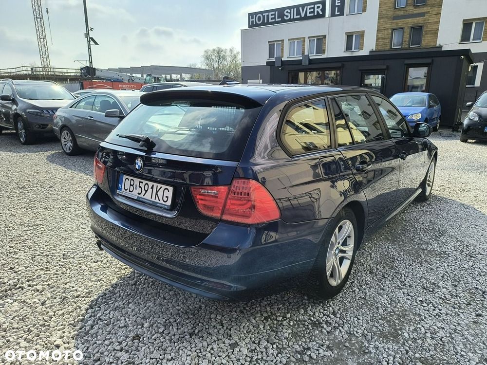 BMW Seria 3 318i - 5