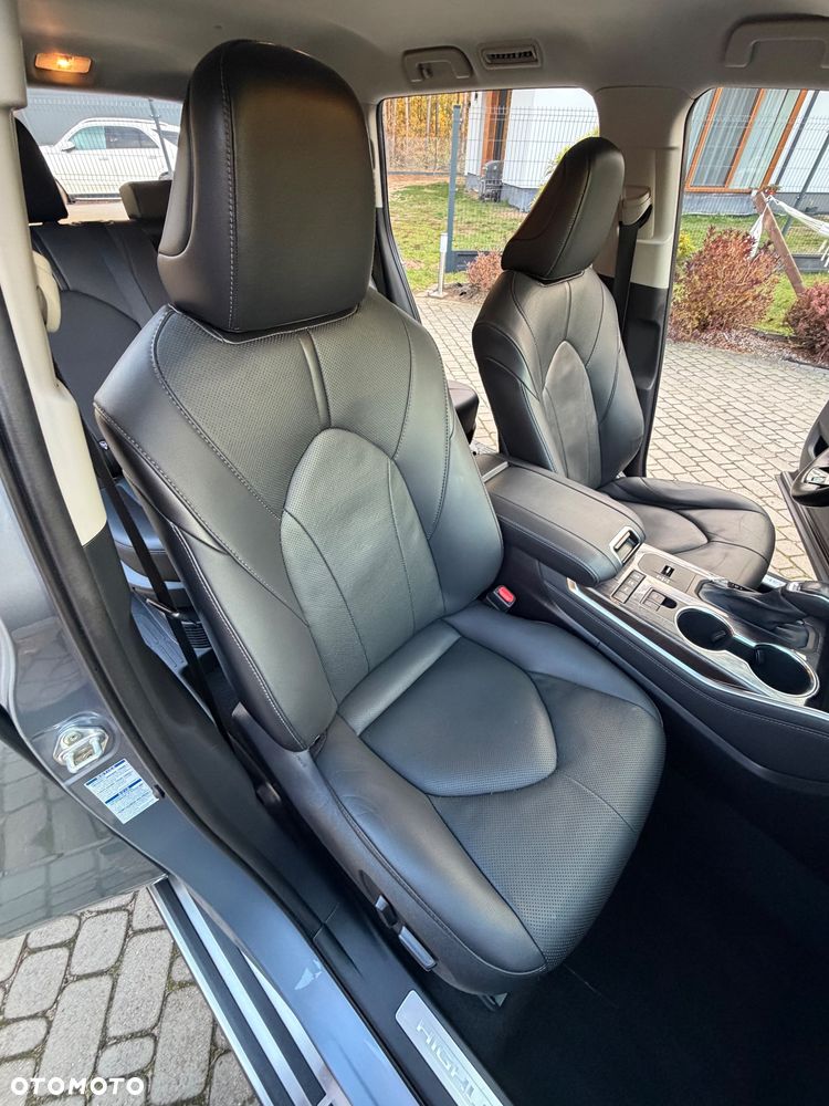Toyota Highlander 2.5 Hybrid Executive - 28