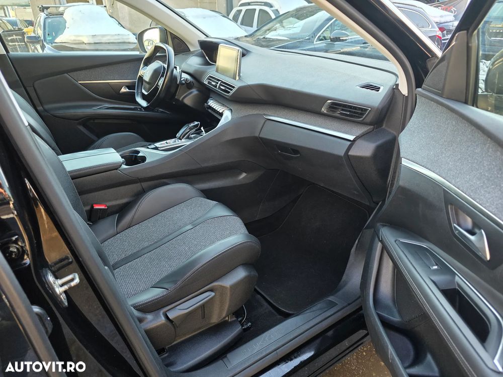 Peugeot 3008 1.2 PureTech Turbo S&S EAT8 Allure - 12