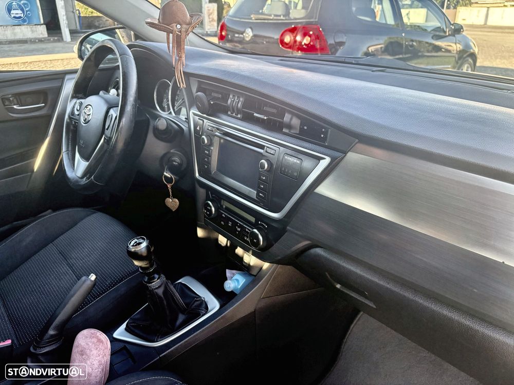 Toyota Auris Touring Sports 1.4 D-4D Comfort - 9