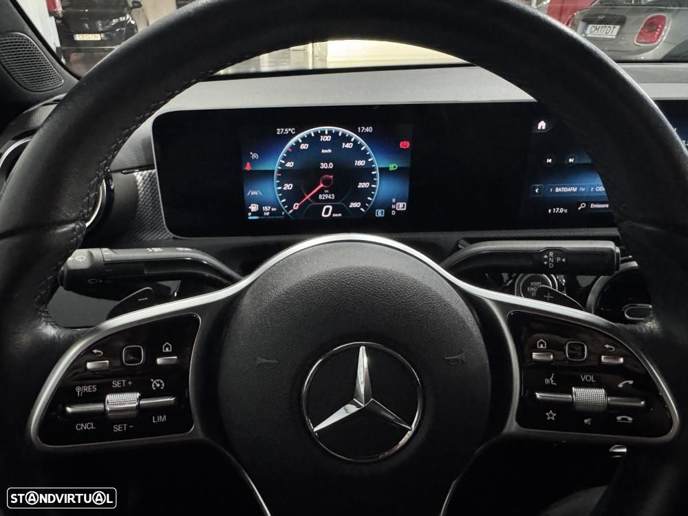 Mercedes-Benz A 180 Limousine d Progressive Aut. - 32