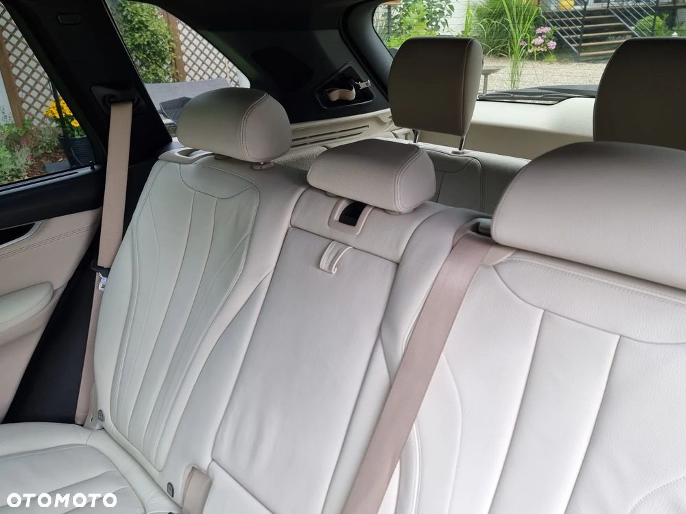 BMW X5 M M50d - 13