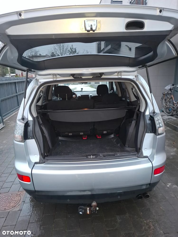 Mitsubishi Outlander - 9