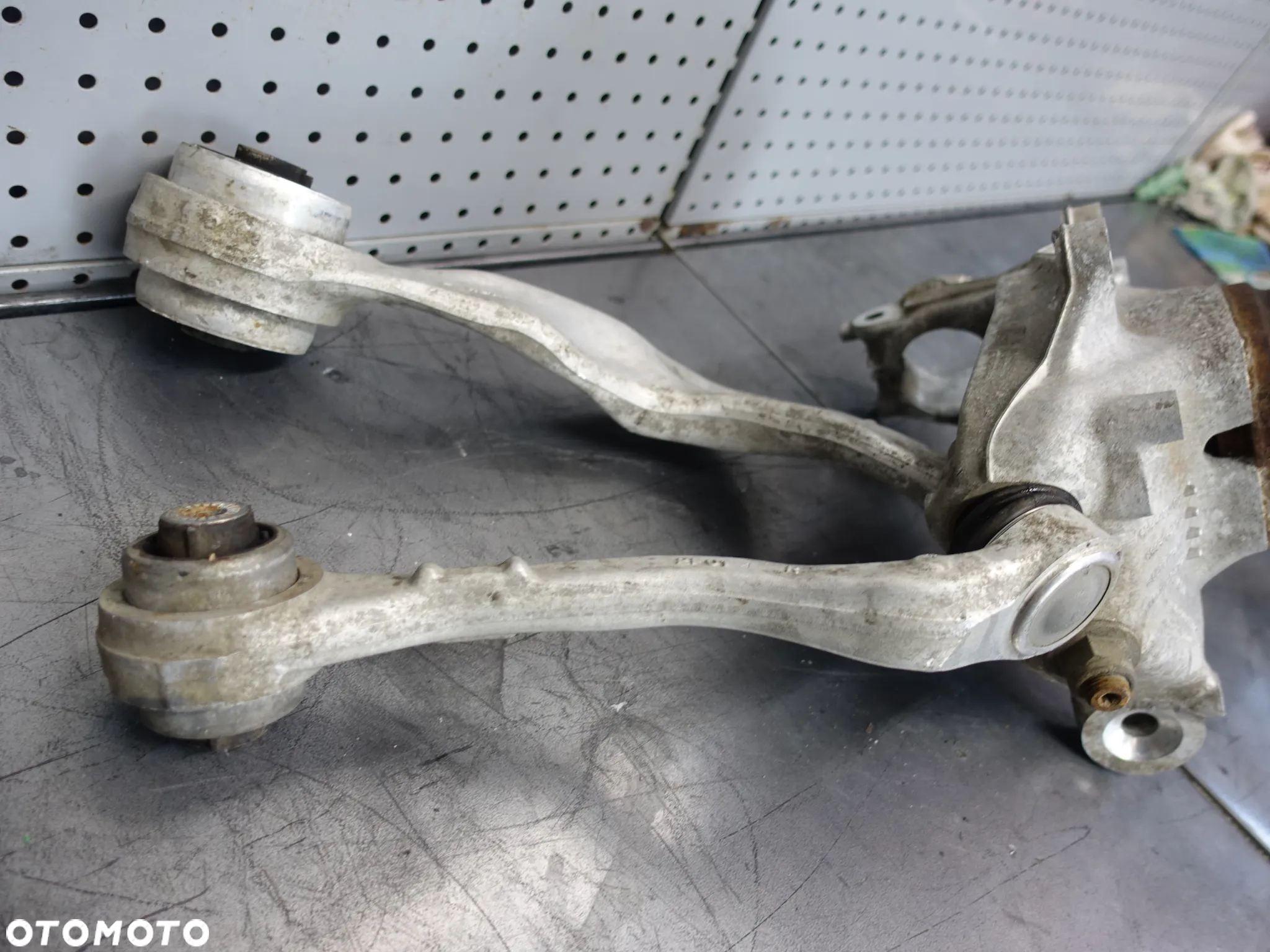 Zwrotnica Wahacze Prawy przód BMW 4 G26 6893260 6893262-02 - 6