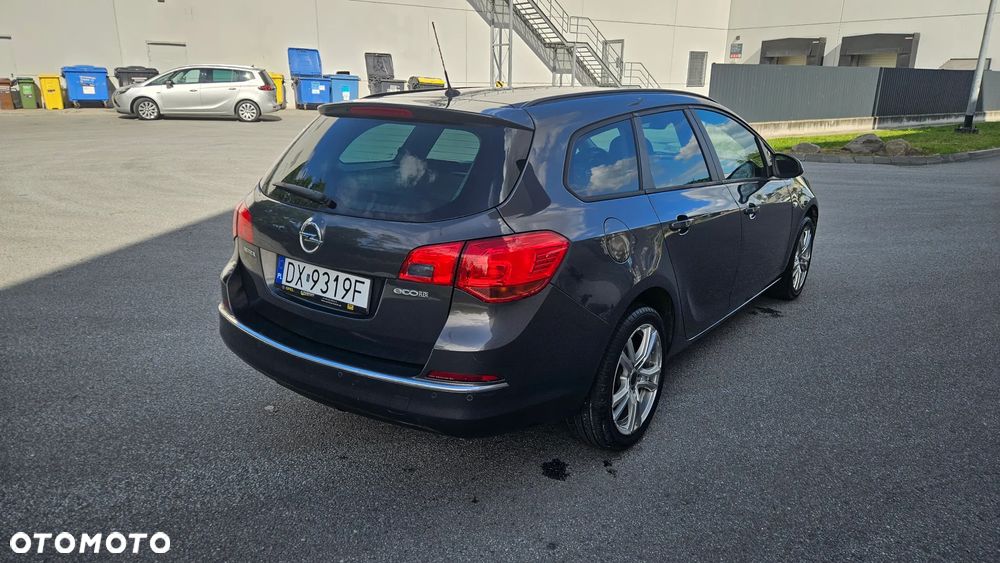 Opel Astra 1.4 Turbo 150 Jahre - 17