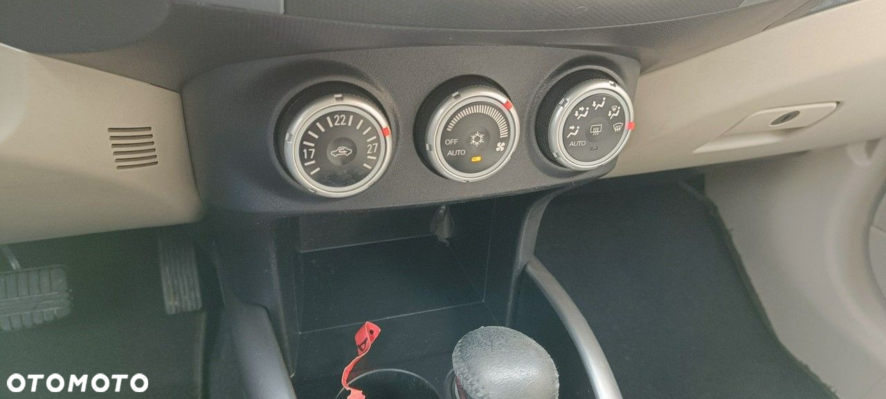 Mitsubishi Outlander 2.4 4WD CVT Instyle - 19