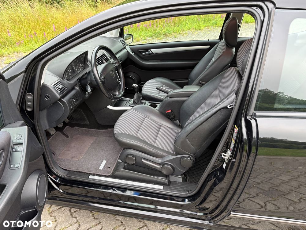 Mercedes-Benz Klasa A 170 Avantgarde - 25